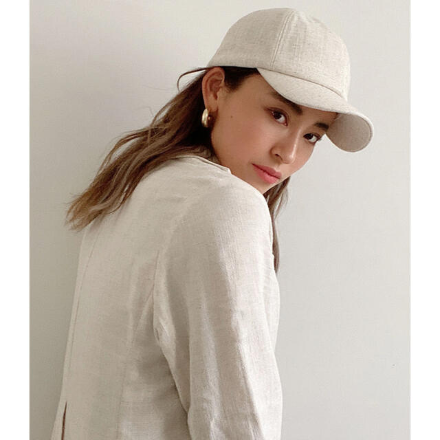 ALEXIA STAM(アリシアスタン)のLeather Buckle Linen Cap Ivory レディースの帽子(キャップ)の商品写真