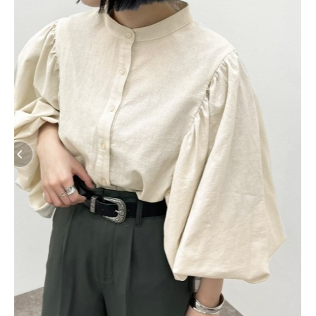 apres jour mignon 袖ボリュームバンドカラーシャツ Ivory レディースのトップス(シャツ/ブラウス(長袖/七分))の商品写真