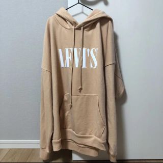 リーバイス(Levi's)の新品タグ付き　リーバイス　パーカー　L(パーカー)