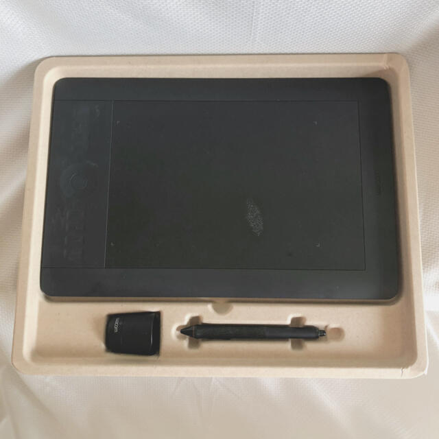 Wacom(ワコム)のワコム intuos5 Mサイズ スマホ/家電/カメラのPC/タブレット(PC周辺機器)の商品写真