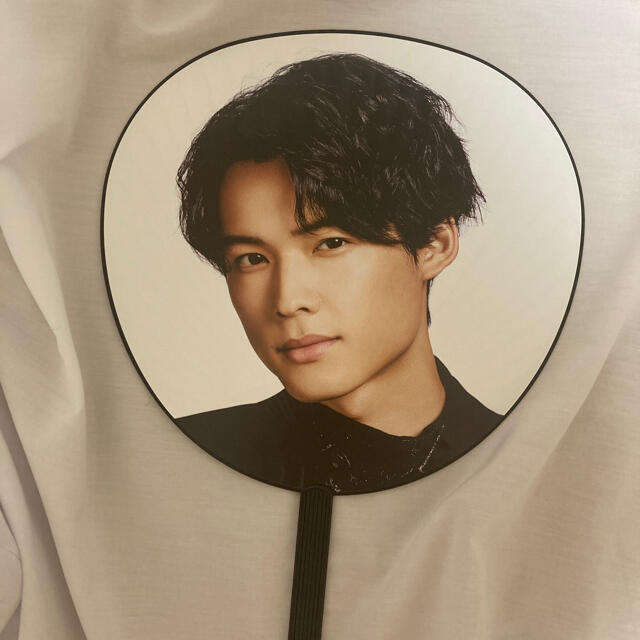 Johnny's(ジャニーズ)の松村北斗　うちわ エンタメ/ホビーのタレントグッズ(アイドルグッズ)の商品写真