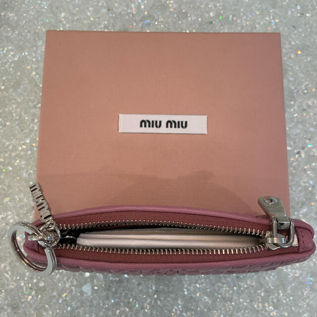 miumiu(ミュウミュウ)のりんさまご専用　ミュウミュウ　ポーチ　ピンク レディースのファッション小物(ポーチ)の商品写真