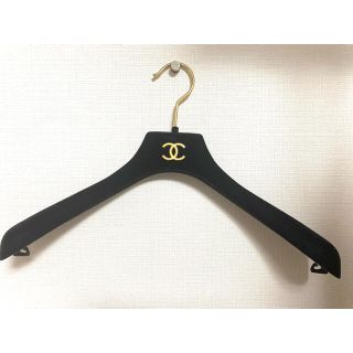 シャネル(CHANEL)のmimi様専用　CHANEL ロゴハンガー(押し入れ収納/ハンガー)