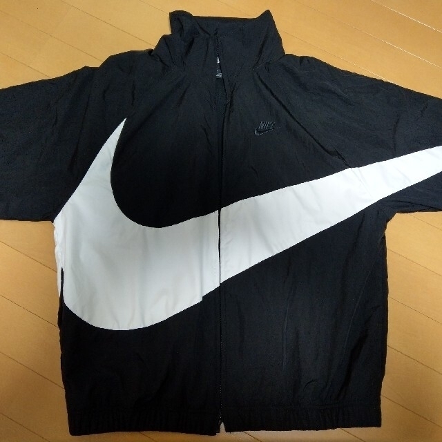 NIKE(ナイキ)のyoma様専用　nike ウーブンジャケット　ビッグスウォッシュ　M メンズのジャケット/アウター(ナイロンジャケット)の商品写真