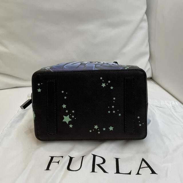 Furla(フルラ)のFURLA(フルラ)バッグ　　　ネイビー レディースのバッグ(ハンドバッグ)の商品写真