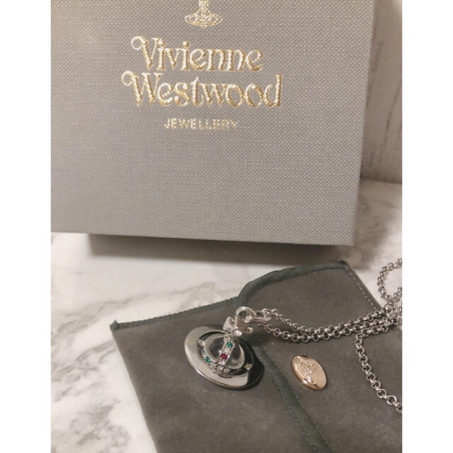 Vivienne Westwood(ヴィヴィアンウエストウッド)の【お値下げしました】Vivienne Westwood オーブネックレス 正規品 レディースのアクセサリー(ネックレス)の商品写真