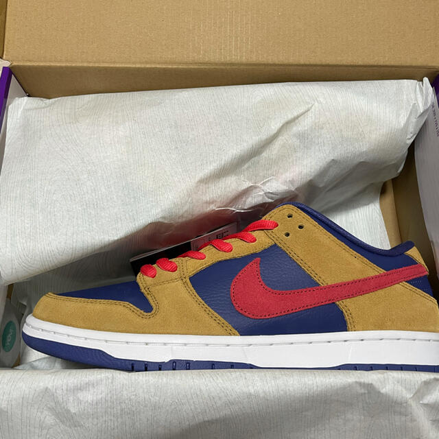 NIKE(ナイキ)のNIKE SB DUNK LOW PRO WHEAT AND PURPLE メンズの靴/シューズ(スニーカー)の商品写真