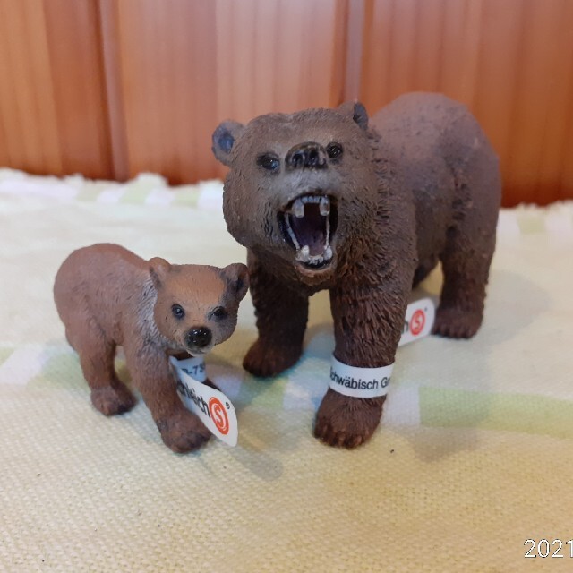 シュライヒ Schleich グリズリー　親子　フィギュアセット タグ付き | フリマアプリ ラクマ