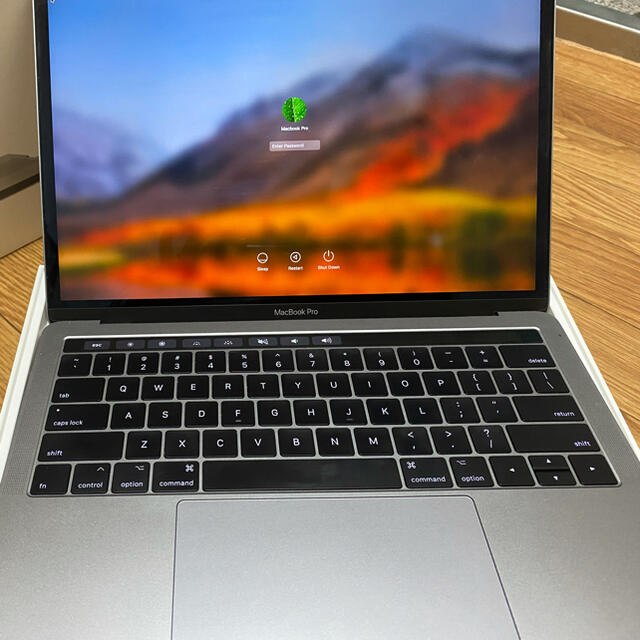 Apple(アップル)のapple care+ あり、macbook pro 13.3 USキーボード スマホ/家電/カメラのPC/タブレット(ノートPC)の商品写真