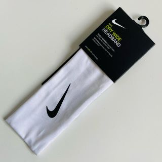 ナイキ(NIKE)のNIKE ナイキ ヘアバンド ホワイト Dri-Fit ワイド ターバン(ヘアバンド)