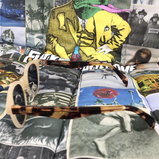 Supreme(シュプリーム)のfucking awesome moon pix sunglasses べっこう メンズのファッション小物(サングラス/メガネ)の商品写真