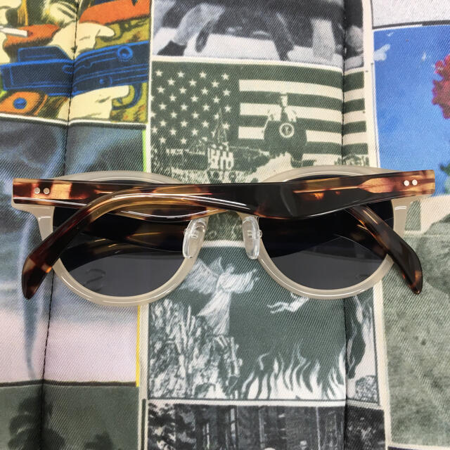 Supreme(シュプリーム)のfucking awesome moon pix sunglasses べっこう メンズのファッション小物(サングラス/メガネ)の商品写真