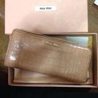 ミュウミュウ(miumiu)のmiumiu 財布 L字ファスナー(財布)