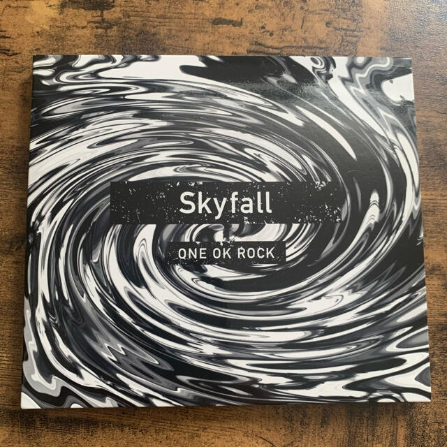 ONE OK ROCK(ワンオクロック)のONE OK ROCK Skyfall 会場限定CD エンタメ/ホビーのCD(ポップス/ロック(邦楽))の商品写真