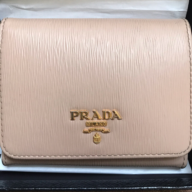 PRADA  プラダ　三つ折り財布 ミニ財布　サフィアーノ　ピンクベージュ