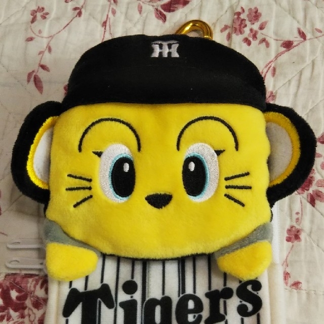 阪神タイガース(ハンシンタイガース)のトラッキー スマホケース スポーツ/アウトドアの野球(記念品/関連グッズ)の商品写真