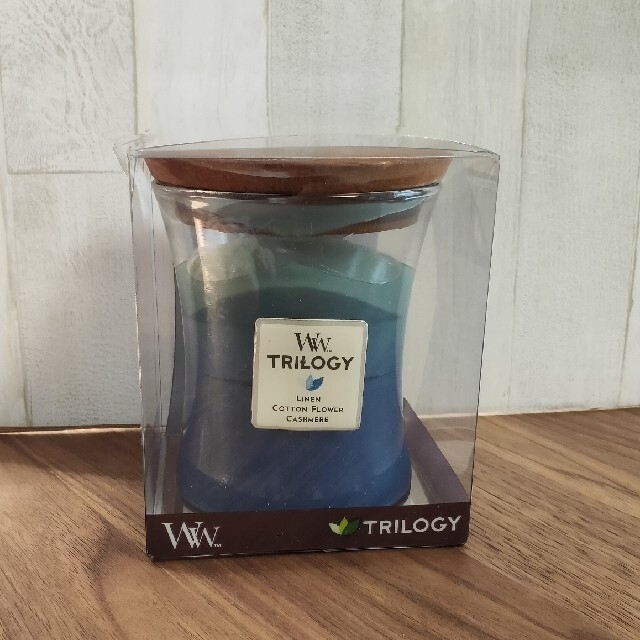 【未使用】WoodWick ウッドウィック トリロジージャーアロマキャンドル ハンドメイドのインテリア/家具(アロマ/キャンドル)の商品写真