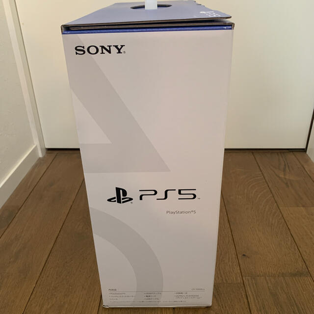 SONY(ソニー)の新品未開封　PS5 PlayStation5  ディスクドライブ搭載 エンタメ/ホビーのゲームソフト/ゲーム機本体(家庭用ゲーム機本体)の商品写真