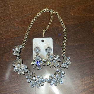 ゴールド　クリスタル　大ぶり　ビジュー　ネックレス　ピアス　セット(ネックレス)