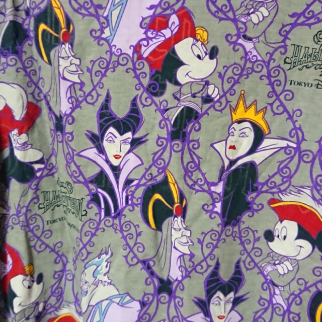 Disney(ディズニー)のディズニーリゾート 2017年 ハロウィン ミッキー ヴィランズ Tシャツ レディースのトップス(Tシャツ(半袖/袖なし))の商品写真