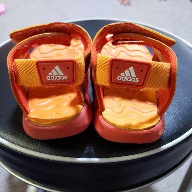 adidas(アディダス)のadidas　サンダル　15cm キッズ/ベビー/マタニティのキッズ靴/シューズ(15cm~)(サンダル)の商品写真