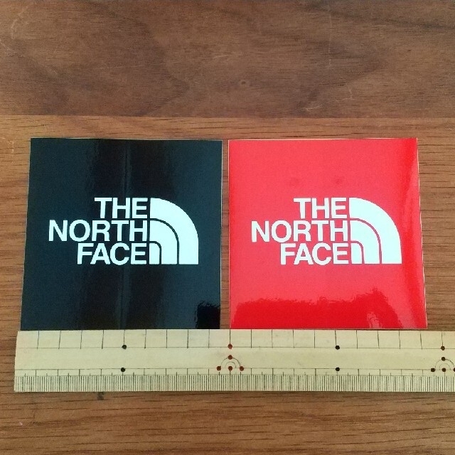 THE NORTH FACEステッカー２枚セッ エンタメ/ホビーのコレクション(その他)の商品写真