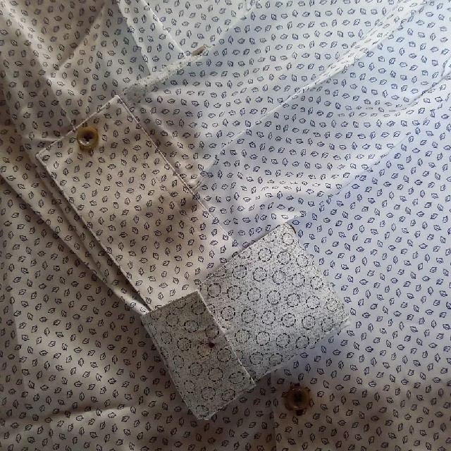 TED BAKER(テッドベイカー)のお値引きTED BAKERコットンシャツ長袖葉柄白3新品未使用 メンズのトップス(シャツ)の商品写真