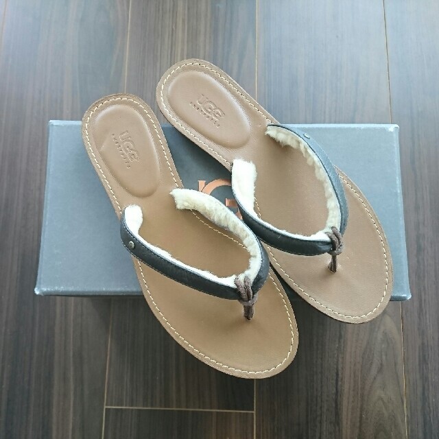 23㎝カラーUGG サンダル (シューズケース付き)