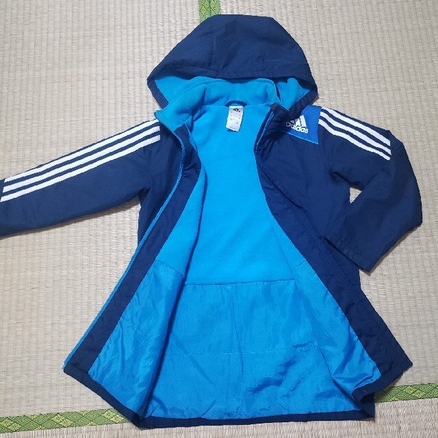 adidas(アディダス)のアディダス　ジャケット130 キッズ/ベビー/マタニティのキッズ服男の子用(90cm~)(ジャケット/上着)の商品写真