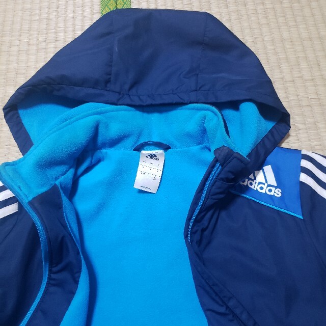 adidas(アディダス)のアディダス　ジャケット130 キッズ/ベビー/マタニティのキッズ服男の子用(90cm~)(ジャケット/上着)の商品写真