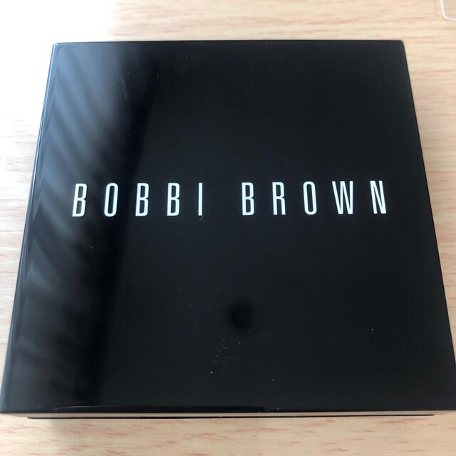 BOBBI BROWN(ボビイブラウン)のボビイブラウン　ハイライティングパウダー コスメ/美容のベースメイク/化粧品(フェイスパウダー)の商品写真