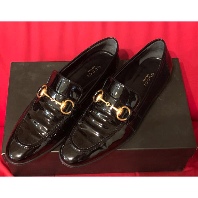 Gucci(グッチ)のGUCCI エナメルビットローファー  美品 レディースの靴/シューズ(ローファー/革靴)の商品写真