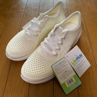 クロックス(crocs)の新品未使用　クロックススニーカー (スニーカー)