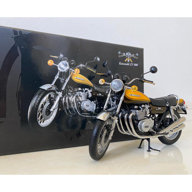 ミニチャンプス KAWASAKI ZI 900 イエローボール-