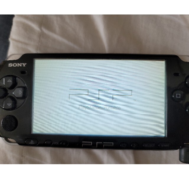 PlayStation Portable(プレイステーションポータブル)のPSP 3000番 動作品 ピアノブラック ジャンク扱い 本体のみ エンタメ/ホビーのゲームソフト/ゲーム機本体(携帯用ゲーム機本体)の商品写真