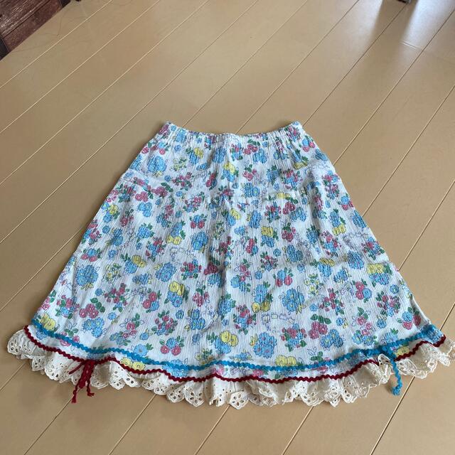 KP(ニットプランナー)のKP ミミちゃん花柄スカート　100 キッズ/ベビー/マタニティのキッズ服女の子用(90cm~)(スカート)の商品写真