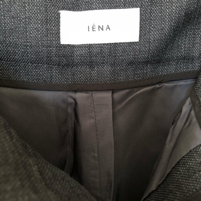 IENA(イエナ)のイエナ　グレーパンツ レディースのパンツ(カジュアルパンツ)の商品写真