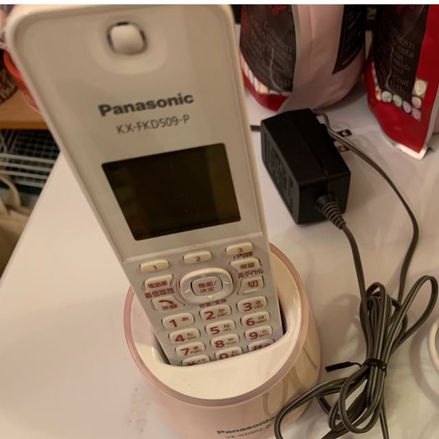 Panasonic(パナソニック)のパナソニック 電話機 ピンク スマホ/家電/カメラの生活家電(その他)の商品写真