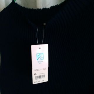 ユニクロ(UNIQLO)のユニクロ　UVカットリブノースリーブセーター　ネイビー(カットソー(半袖/袖なし))