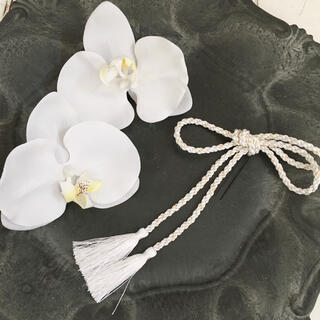 大きな胡蝶蘭の髪飾りとタッセル⭐︎結婚式⭐︎和装(ヘッドドレス/ドレス)