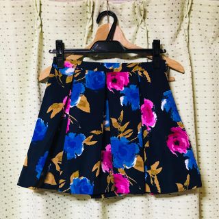 フォーエバートゥエンティーワン(FOREVER 21)の花柄ミニスカート(ミニスカート)