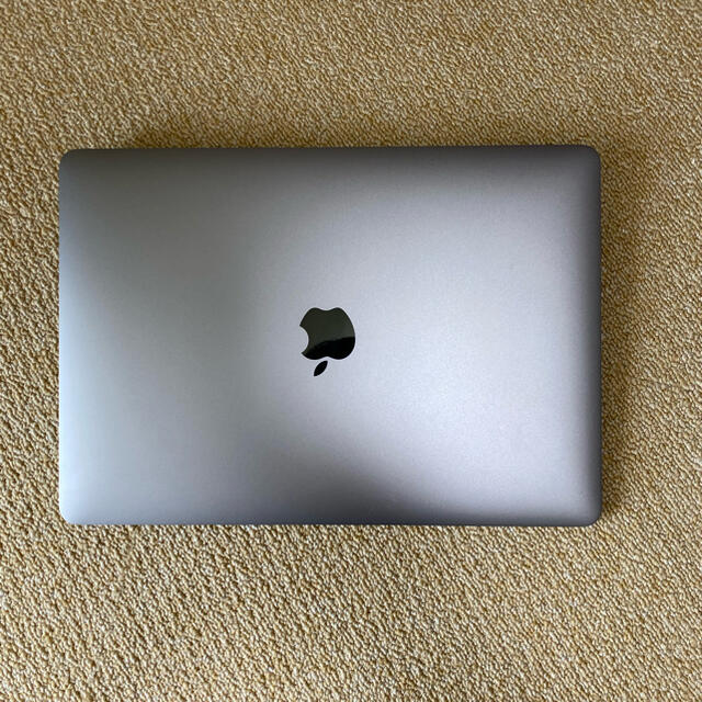 Apple(アップル)のMacBook Air 2019/i5 8GB SSD128GB/充放電45回 スマホ/家電/カメラのPC/タブレット(ノートPC)の商品写真