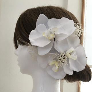大きな胡蝶蘭とかすみ草の髪飾り⭐︎結婚式⭐︎和装(ヘッドドレス/ドレス)