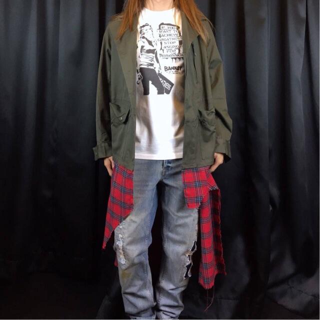 【BANKSY】新品 バンクシー スプレー ガール グラフィティ Tシャツ 4