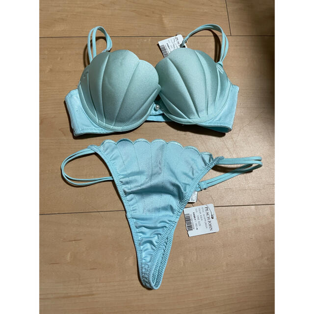 PEACH JOHN(ピーチジョン)のピーチジョン 貝殻 シェル マーメイド ブラジャー ショーツ Tバック C65 レディースの下着/アンダーウェア(ブラ&ショーツセット)の商品写真