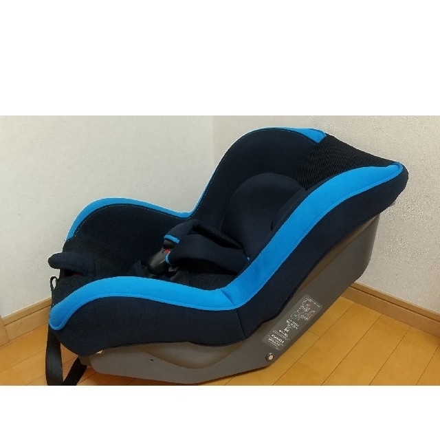 チャイルドシート　isofix キッズ/ベビー/マタニティの外出/移動用品(自動車用チャイルドシート本体)の商品写真