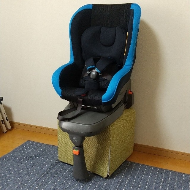 チャイルドシート　isofix キッズ/ベビー/マタニティの外出/移動用品(自動車用チャイルドシート本体)の商品写真