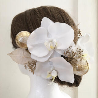 胡蝶蘭とゴールドかすみ草とボール、スケルトンリーフの髪飾り⭐︎結婚式(ヘッドドレス/ドレス)