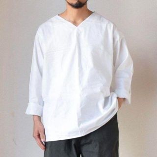 コモリ(COMOLI)のデッド ロシア軍 スリーピングシャツ ホワイト 夏用 ソビエトM47(シャツ)