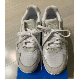 アディダス(adidas)のadidas ファルコン 25.5㎝(スニーカー)